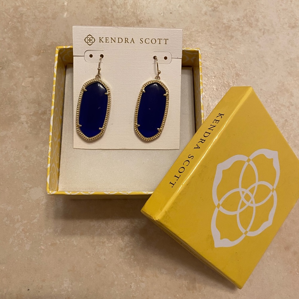 “Elle Cobalt Cat’s Eye” Kendra Scott Earrings